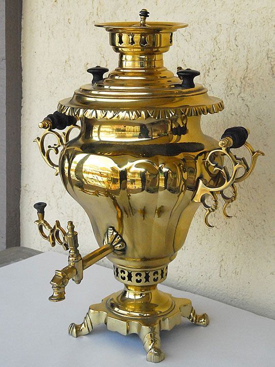 bluehorsegroup's tweet photo. Exclusive Royal #Brass #Samovar Available:
DM for more details
#royalsamovar #teasamovar #electricalsamovar #coalsamovar #steelsamovar #gift #winterarrivals #teamaker #coffeemaker #wholesale #supplier #russiansamovar #kitchenware #modernkitchen #vintagekitchen #kitchensupplies https://t.co/pjvIRWSRc4