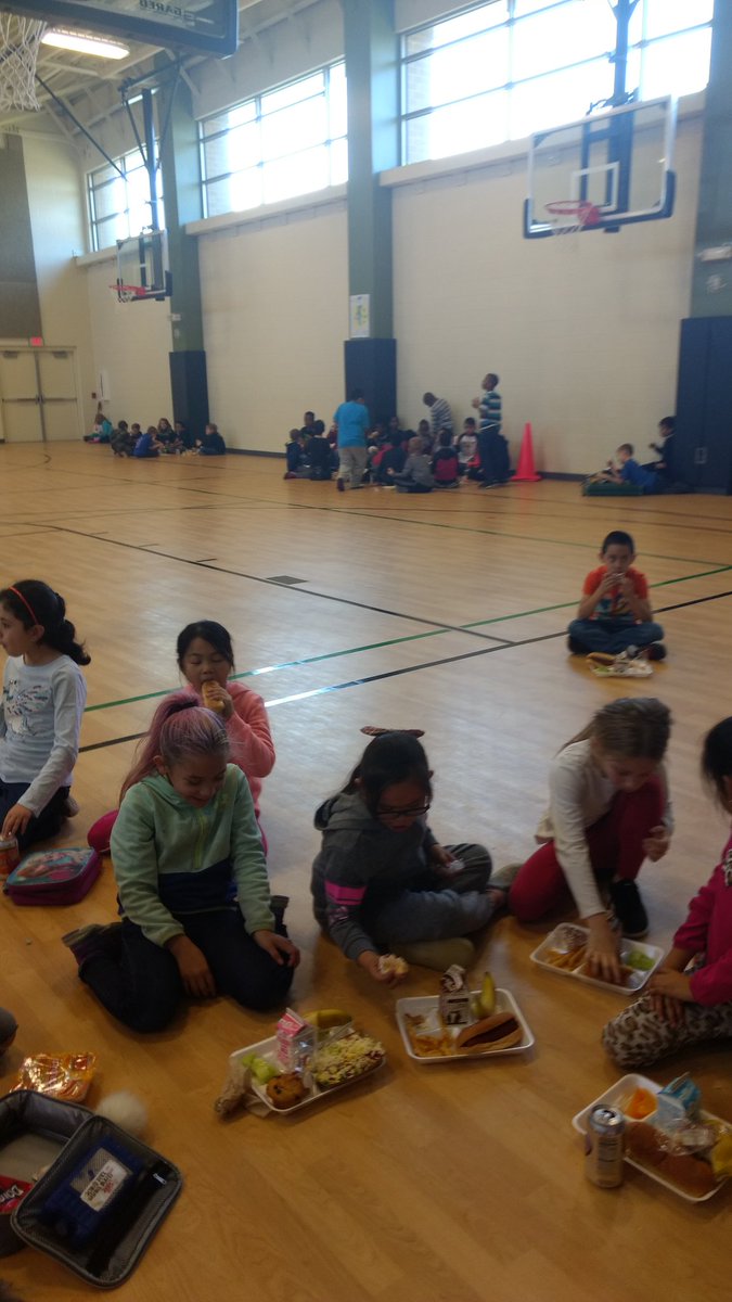 Jones2ndgrade's tweet photo. Winter Map reward- picnic lunch in the gym! We had 75 second graders eating lunch in the gym today!  #soproud #goalsetting #MAPgrowth #OGPride #Tusd202Strong https://t.co/TDpCGXhIyJ