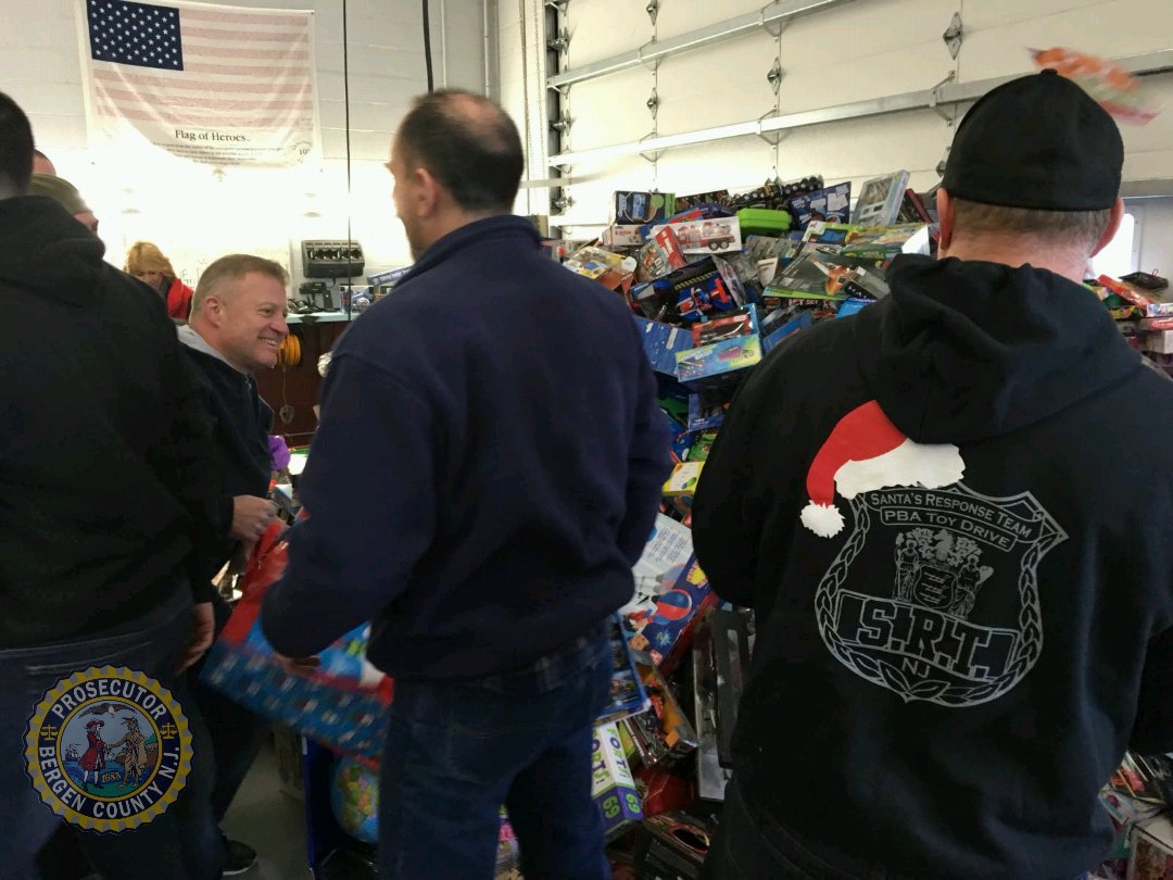 BCPONJ's tweet photo. #SantasResponseTeam ready #ToysForTots! #BCPONJ with area #LEOs & #PBA's bring toys for #sick, needy #children, #military families, those #lessfortunate. Annual #PBAToyDrive with Tomorrows Children's Fund, @HackensackUMC Sanzari Children's Hosp., @ValleyHospital, #508th MP's https://t.co/6uxdPxnTFv