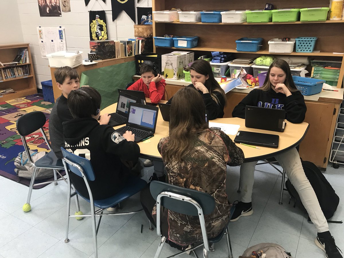 gradyryan1's tweet image. More with our #HourOfCode2017 orchestrated by @RoadenMC this time in Middle School @bethel_school #WeAreWatauga