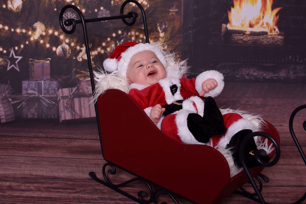 haannaahCxx's tweet photo. My very own little santa baby π
πΌ #cartersfirstchristmas ππ https://t.co/zEAbnYU8s5