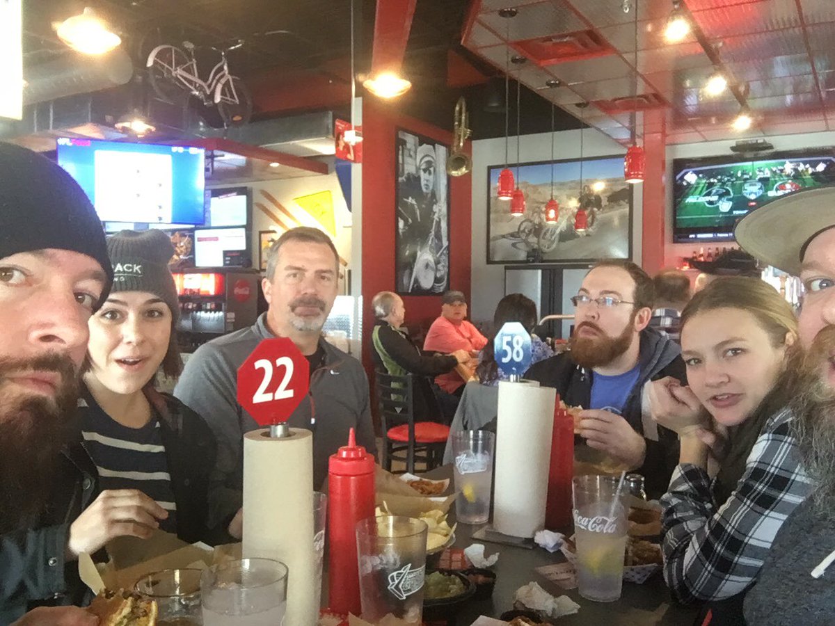JeradSears's tweet photo. First time at Smitty’s - loving our burgers  #smittysgaragerogers #touchtunestv https://t.co/OduQJ79c7I