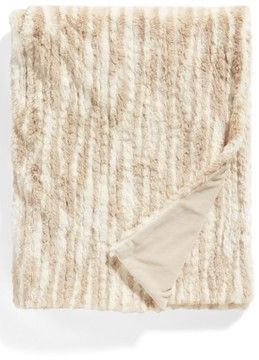 Clarence_House's tweet photo. 25 Products Under $50 to Transform Your Living Room Into a Cozy Retreat https://t.co/aJ8JHkrfoO https://t.co/oEg8pk9rdg
