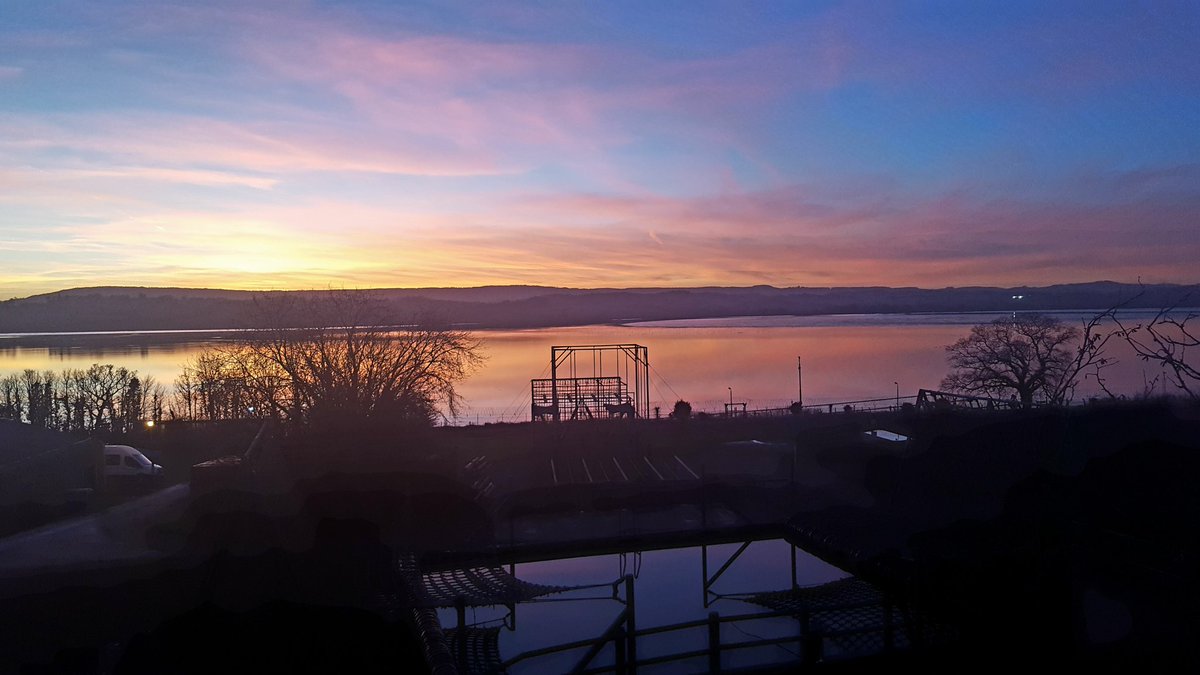 Scotty_Mills07's tweet photo. Not a bad view from the 'Office'.
#commandotrainingcentre
#RoyalMarinesCommandos https://t.co/mWBGDMxEDX