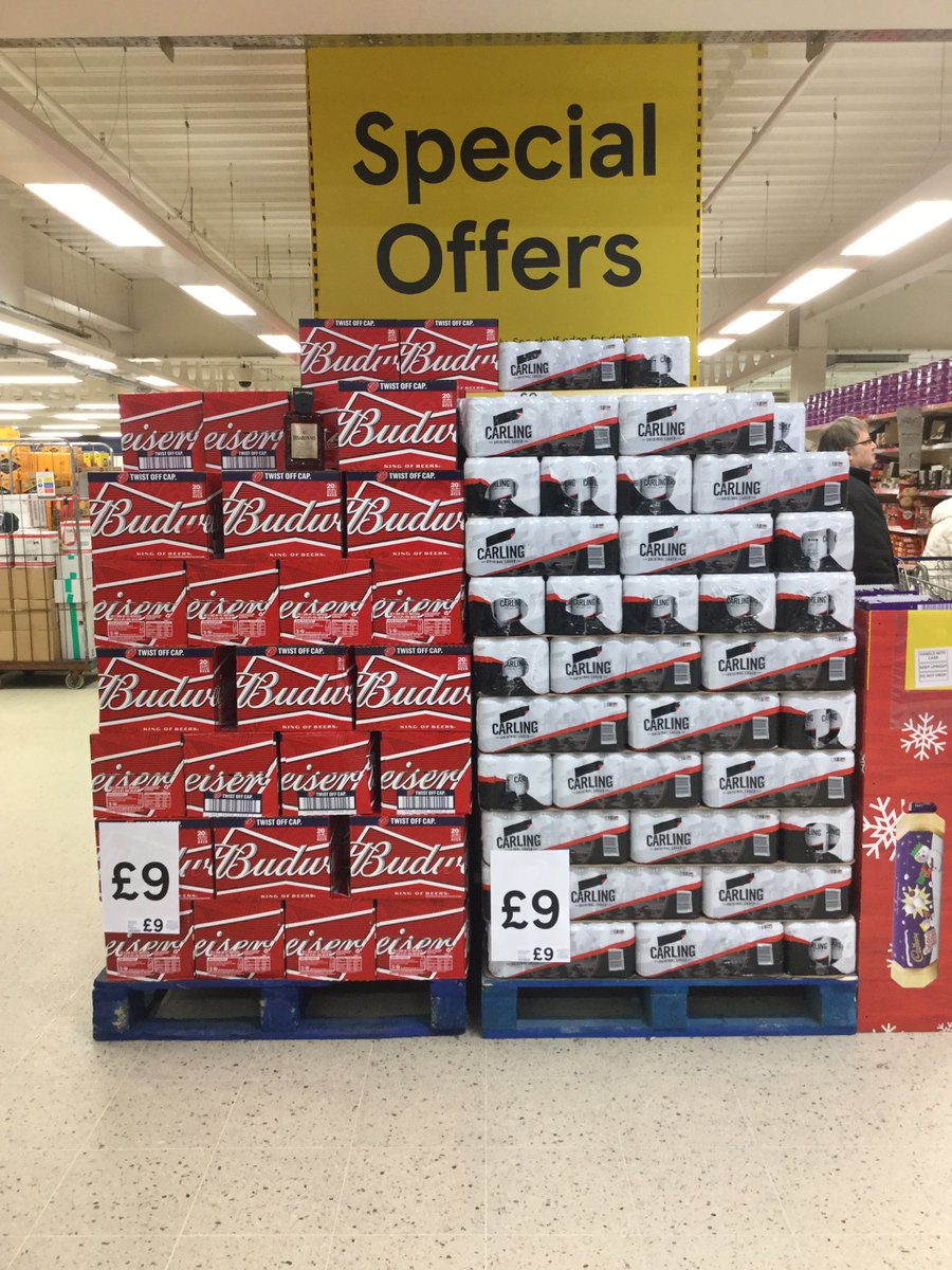 powerforcemcd2's tweet photo. Stores are getting busier and Carling large packs walking out in every store.

Warehouses are full and it's the final push before Christmas!

Tesco Coors 20 x330 and Carling 18x440 the deals of the week.

£9.00 EACH ?? WOW !!😲😲

#COPintoXmas @PowerforceMCNSM @PowerforceMCFM2 https://t.co/2EJMaDnUoS