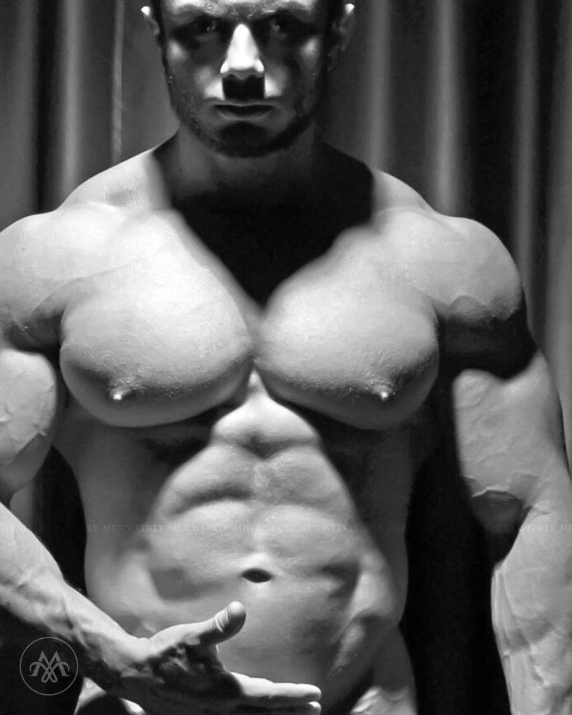 thetestozone's tweet photo. ID? #bodybuilder #bodybuilders #bodybuilding #chest #sexytorsos #fitnessmotivation #shredded #ifbb #abs #muscle #muscles #muscular #gym #biceps #swole #flex #muscleman #musclemen #menweekly https://t.co/fkm5pw3bu6 https://t.co/UWGdLX9CWX