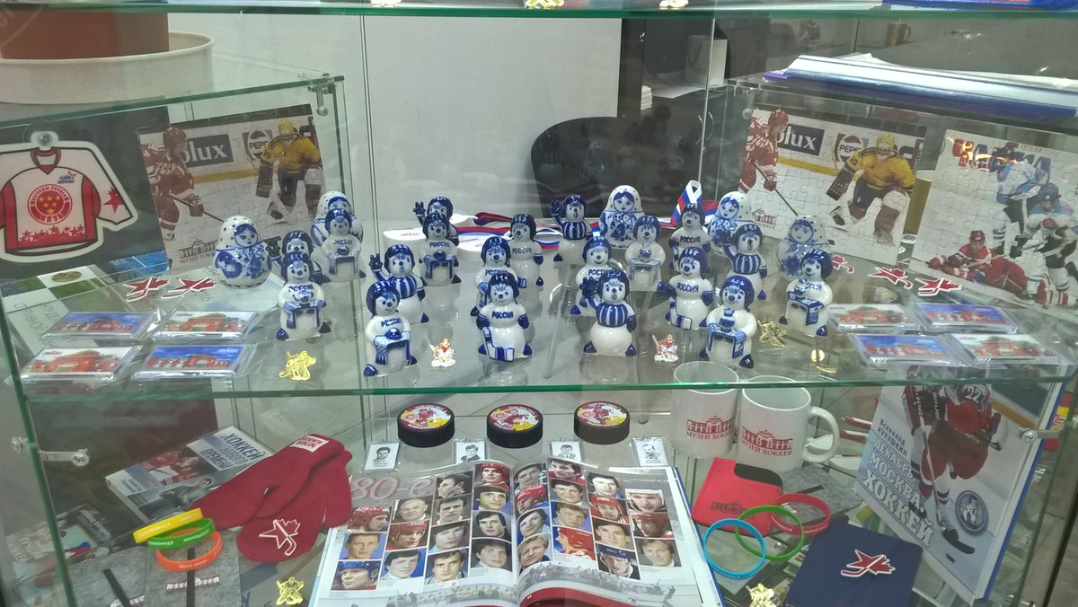 Выставка "Музей-Декабрь-Хоккей" - в Парке Легенд
#гжель #gzhel #хоккейгжель #выставкагжель #ПаркЛегенд #объединениегжель #снеговикгжель #хоккеистгжель #парклегендгжель