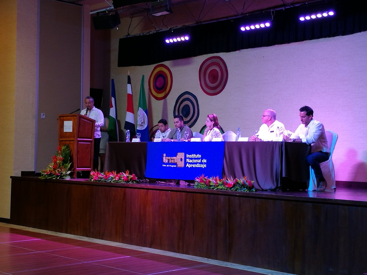 minorrod's tweet image. Se gradúan un total de 28 personas en situación de vulnerabilidad, y quienes conforman la primera generación que concluye programas de formación profesional en las áreas de Cocinero de Hotel y Salonero Bartender, impartidos por el INA en el Hotel Dream Las Mareas, modalidad dual.