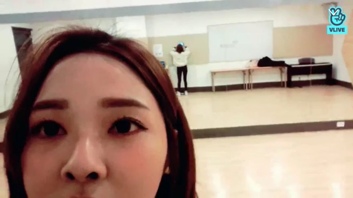 pop_archive's tweet photo. yeonju is the cutest https://t.co/c7Aewh7aJM
