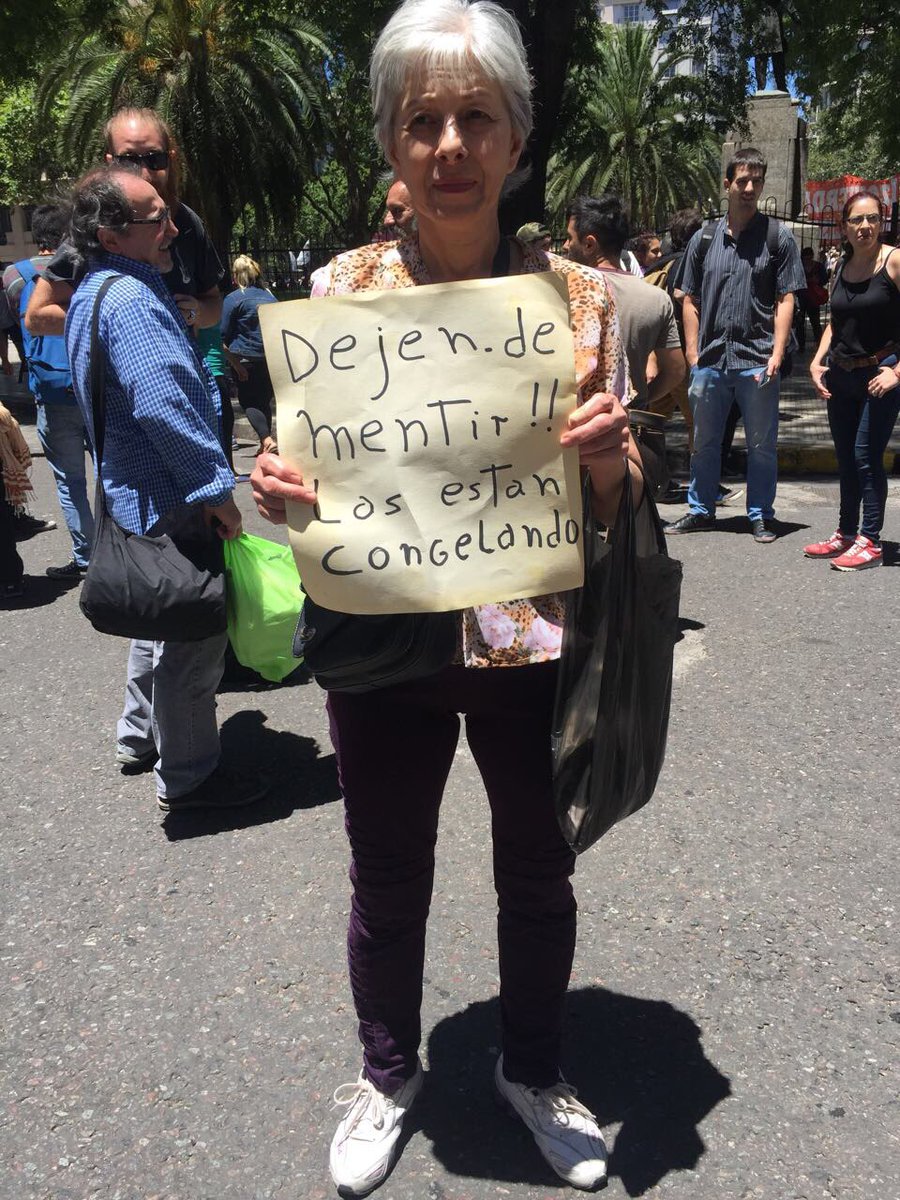 La marcha que los medios no te muestran. #NoALaReformaPrevisional #NoALaViolencia