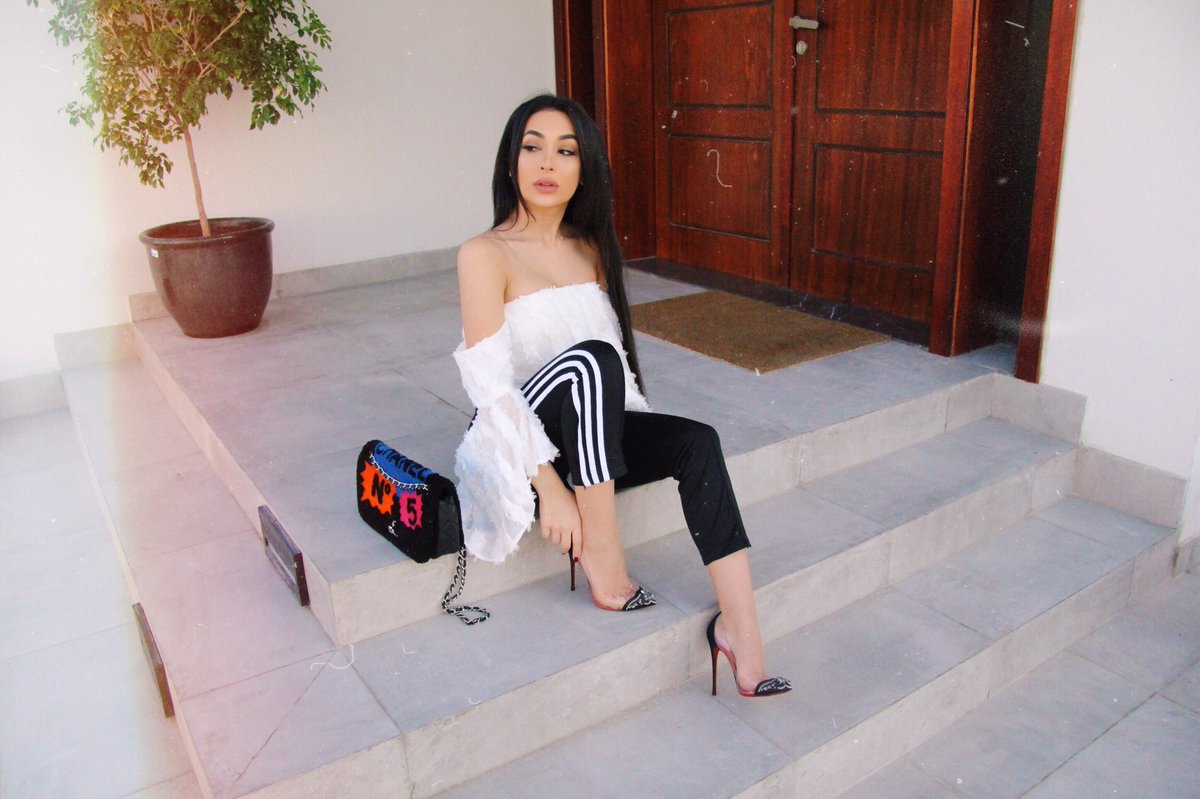 pintsizedfash's tweet photo. Check out @LailliMirza’s latest lookbook video on #PintsizedFashTV //  https://t.co/5SdVcr0xDW https://t.co/xZZzWQamiZ