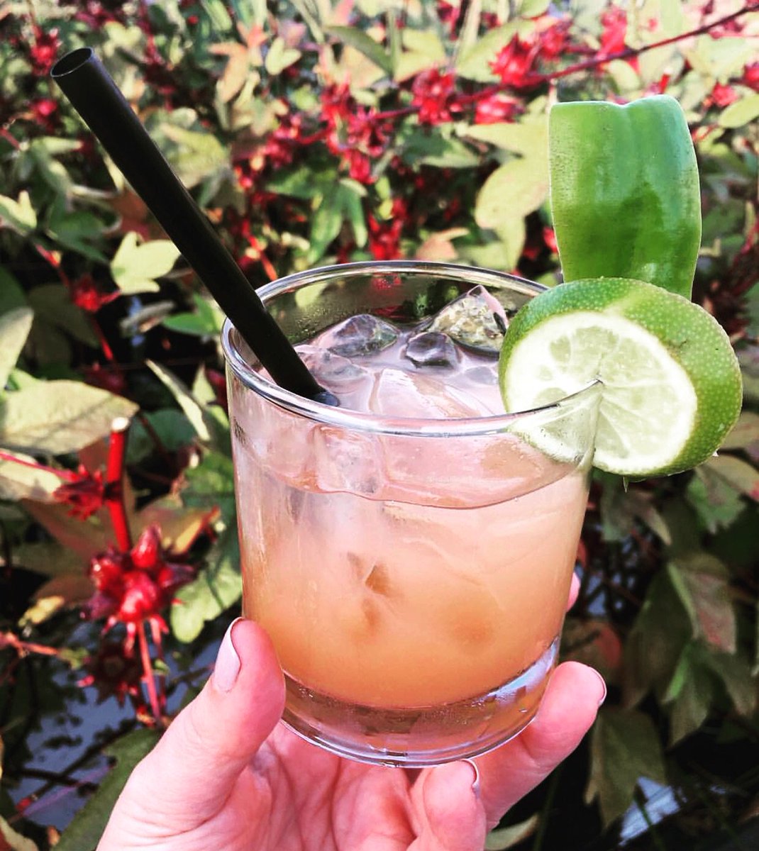 BatchDelray's tweet photo. We had a blast with @swankspecialtyproduce at the Gauchos Asados dinner! Thanks to everyone involved and for giving us the chance to serve one of our favorite cocktails. Pic by @liapicard ! #batchdelray #drinkpic #delraybeach #delraymarketplace #batchgastropub https://t.co/OZ9nFhAep5