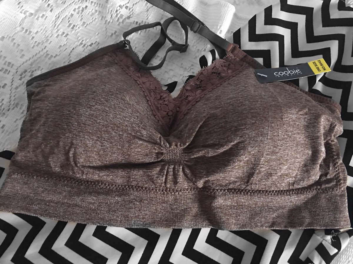 crystalcarder's tweet photo. Check out my newest giveaway & enter for your chance to win a #CoobieBra https://t.co/RcnipcZApF #shopcoobie #usfg #giveaway https://t.co/pYu97zhPf0