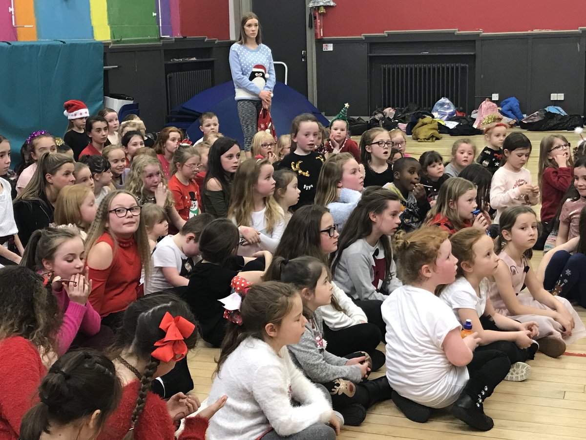 Angie12_red's tweet photo. Sad farewell to Dance Domination founder @L3Leanne. Good luck in your new post; missing u already @StThomasPri https://t.co/6uab1ROFO0