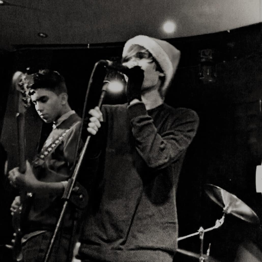 LapsvsMusic's tweet photo. Concierto del pasado 16 de diciembre de 2017 en @lacocinarock junto con la banda @ducksidemusic https://t.co/hpW5XISoLD