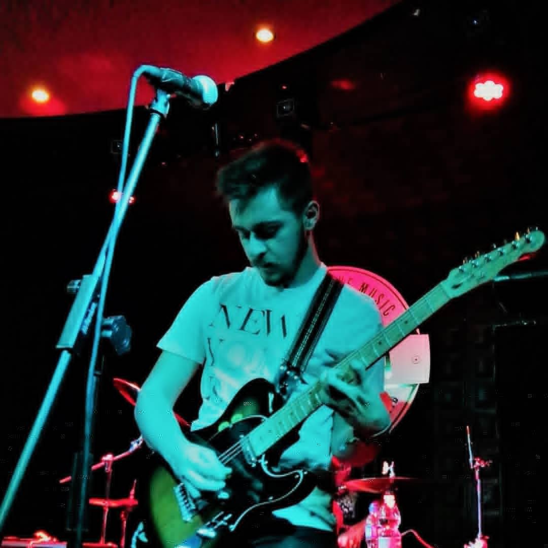 LapsvsMusic's tweet photo. Concierto del pasado 16 de diciembre de 2017 en @lacocinarock junto con la banda @ducksidemusic https://t.co/hpW5XISoLD