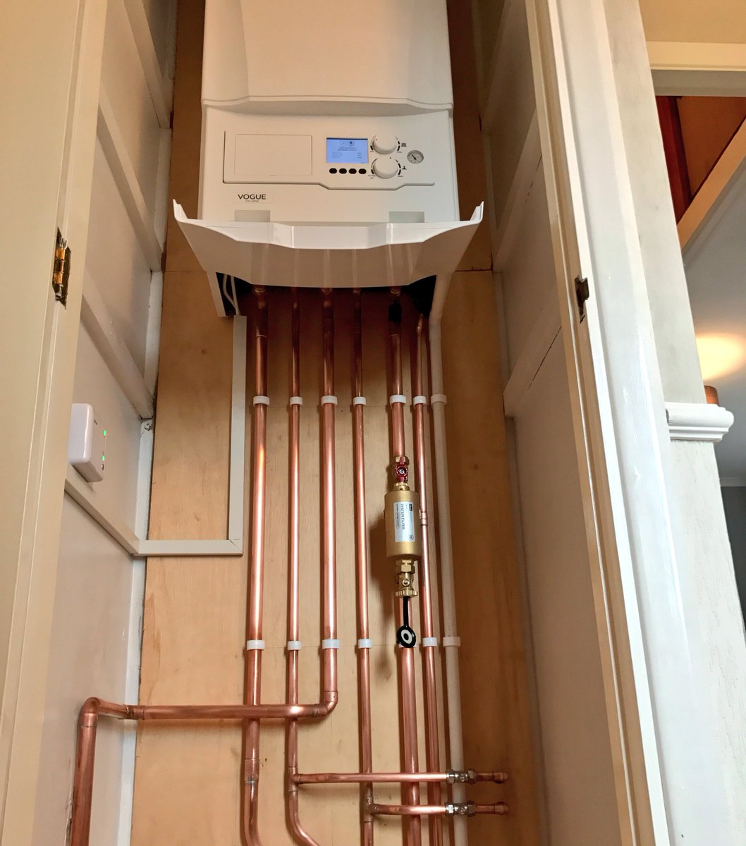 ThorpeEco's tweet photo. A recent @ideal_heating #Vogue Gas boiler upgrade. #GasSafe ...enjoying the Ideal Vogue this year with 10 years warranty for the customer, subject to the annual service. 👍🏼 https://t.co/VG5KbeeSoz
