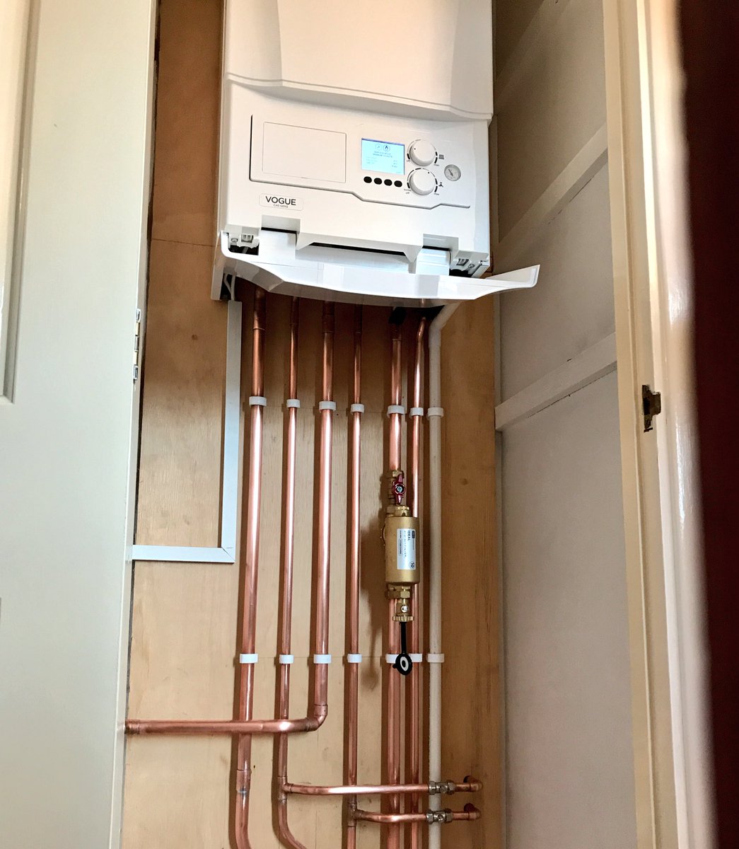 ThorpeEco's tweet photo. A recent @ideal_heating #Vogue Gas boiler upgrade. #GasSafe ...enjoying the Ideal Vogue this year with 10 years warranty for the customer, subject to the annual service. 👍🏼 https://t.co/VG5KbeeSoz