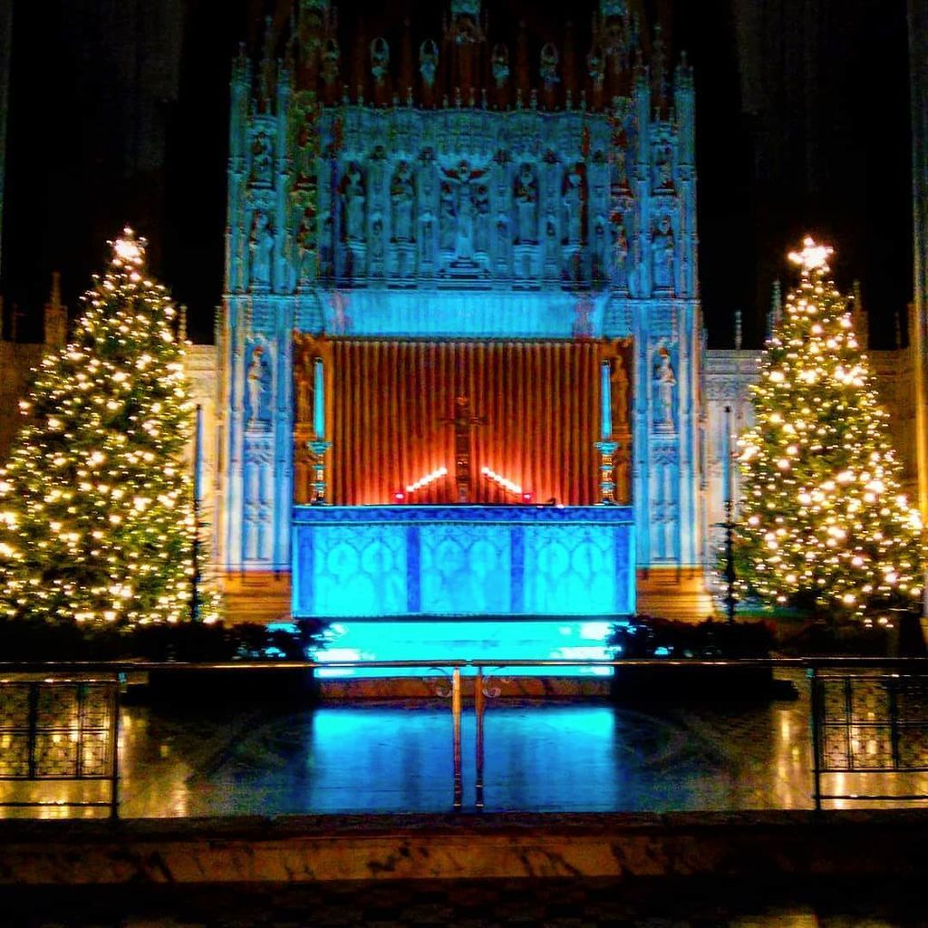 BristolCathedra's tweet photo. With candles and incense, the cathedral looks and smells fantastic. With Messiaen's La Nativité on the organ, it sounds fantastic too. Christmas week is here. #Bristol #Cathedral #BristolCathedral #BristmasCathedral #Christmas  #VisitBristol #igersbristo… https://t.co/KuGLiFHfco https://t.co/5GBvN84eTN