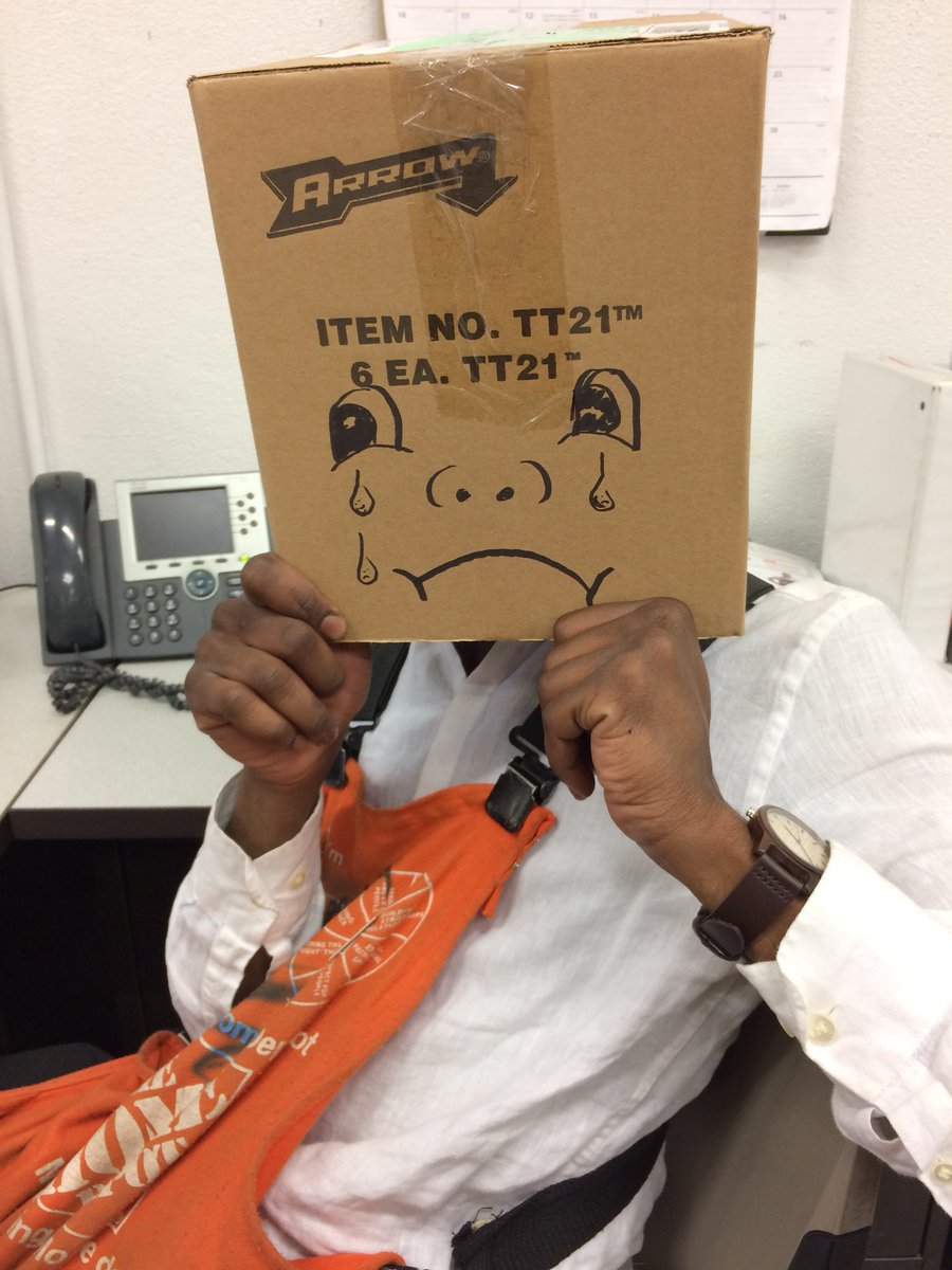 Emme07532949's tweet photo. When you wont buy your coworkers food https://t.co/x9KFs6UsUh