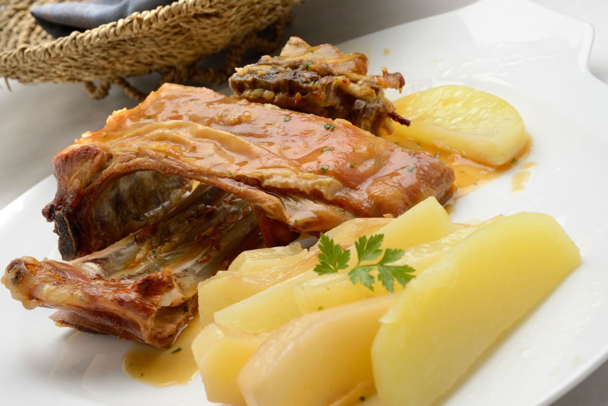 Impermeable viudo Murmullo Karlos Arguiñano on Twitter: "Cordero al horno con patatas Receta de Karlos Arguiñano de cordero asado en el horno acompañado de peras y patatas, un plato ideal para Navidad. https://t.co/sudtb9XdGD #cocina #recetas # Impermeable viudo Murmullo Karlos Arguiñano on Twitter: "Cordero al horno con patatas Receta de Karlos Arguiñano de cordero asado en el horno acompañado de peras y patatas, un plato ideal para Navidad. https://t.co/sudtb9XdGD #cocina #recetas #