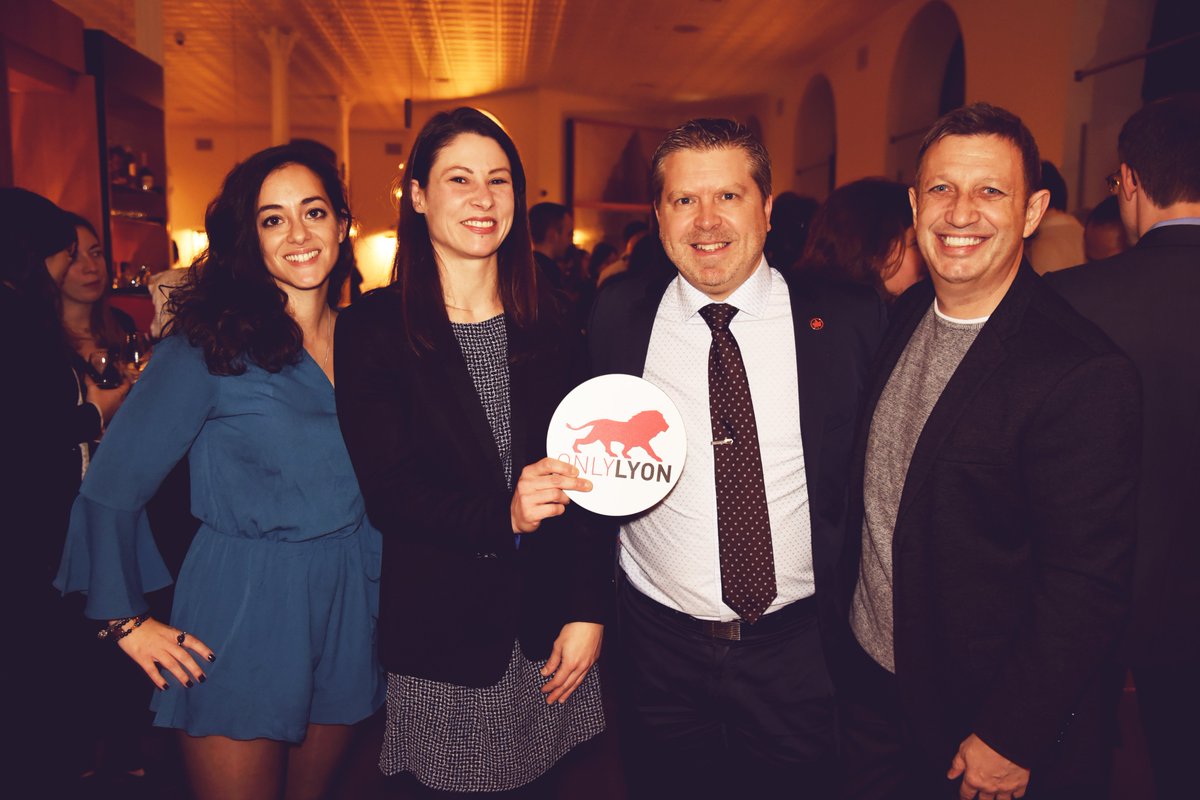 OnlyLyon's tweet photo. .@FeteLumieres dans le monde : + de de 600 Ambassadeurs #ONLYLYON ont fait briller #Lyon aux 4 coins du monde. De #Montréal à #Sydney, en passant par #NYC, #SaoPaulo, #Madrid, #Moscou & #Shanghai, des lumignons ont été allumés: https://t.co/VIPzqyVc9Y
#FDL2017 https://t.co/UsAxrOCQEJ
