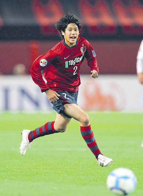 SportsHochi's tweet photo. 内田篤人、８シーズンぶり鹿島に復帰へ！２番は空き番　違約金２・７億払う https://t.co/53fmY1kQAP #サッカー #スポーツ新聞 https://t.co/nksv56agFc