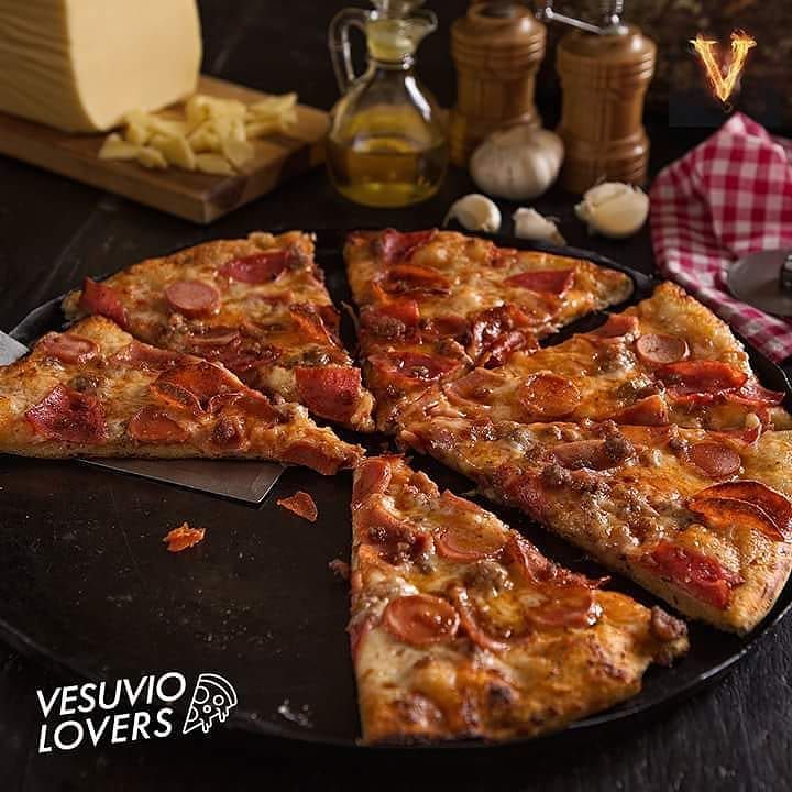 Es hora de consentirte con una pizza como debe ser. #VesuvioLovers😍🍕🍕🍕 ift.tt/2kgyDCG