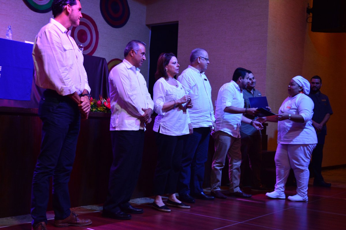 emilioariasr's tweet image. La Estrategia Sociolaboral es un trabajo conjunto entre instituciones públicas y alianzas con entes privados.