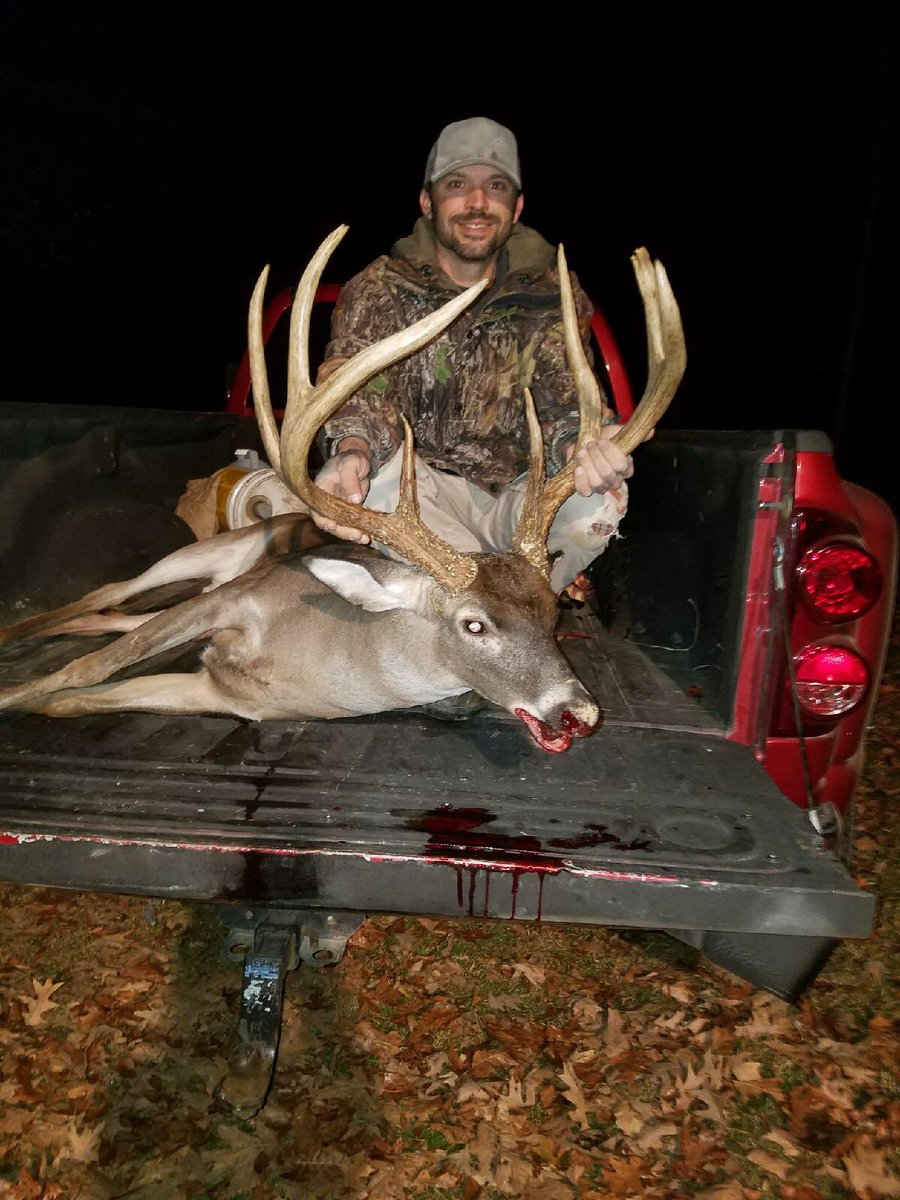 JeremiahRiggs's tweet photo. @joerogan @matthughes9x Mississippi whitetail! I️ helped drag em out. https://t.co/BNkyXoOZGt