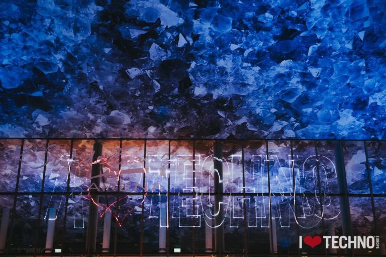 ValliueOff's tweet photo. 🔸 Nous étions à I Love Techno 2017 (@ILTEurope) samedi dernier avec @paulkalkbrenner, @BB_BORISBREJCHA, @TheBlaze_Prod, @Herobust ou encore @Zomboy et clairement c’était LE festival à ne pas louper. On vous explique pourquoi ;)
👉 https://t.co/jC5f8oWEVK
#ilt2017 #ilovetechno https://t.co/JlT91NoMZ2
