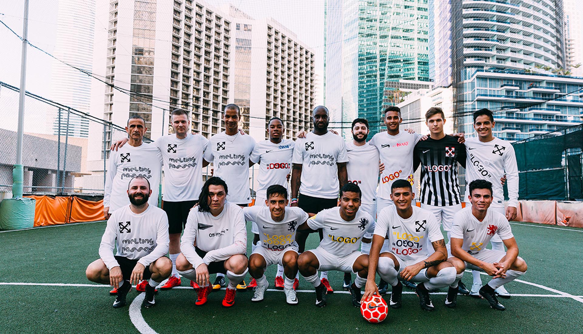 Desarmado algodón juego SoccerBible on Twitter: "Virgil Abloh Off-White football kits at Art Basel  Miami. More here: https://t.co/WeB8Hkh62h https://t.co/xOFhhQMuvY" / Twitter