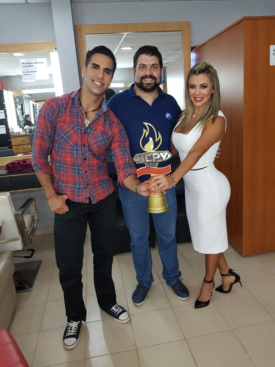 cachetemolas's tweet photo. Felicidades CAMPEONES @MarlyFigueredo_ @JuanJoseNuez7 @bailaconmigopy #BCPY2017🔥 Cerrando otro año del Programa N° 1 https://t.co/83mr19hCUw