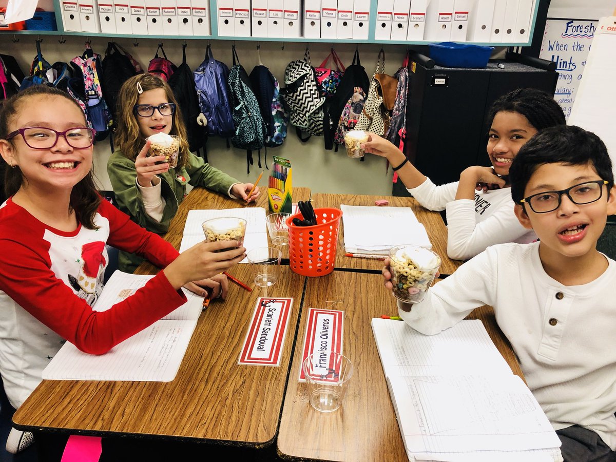 mrsyacoub's tweet photo. Sedimentary Rock Formation demonstration. Cereal and marshmallow cream. Yummy Science class today. @GattisRRISD https://t.co/vRQaQrj4oE