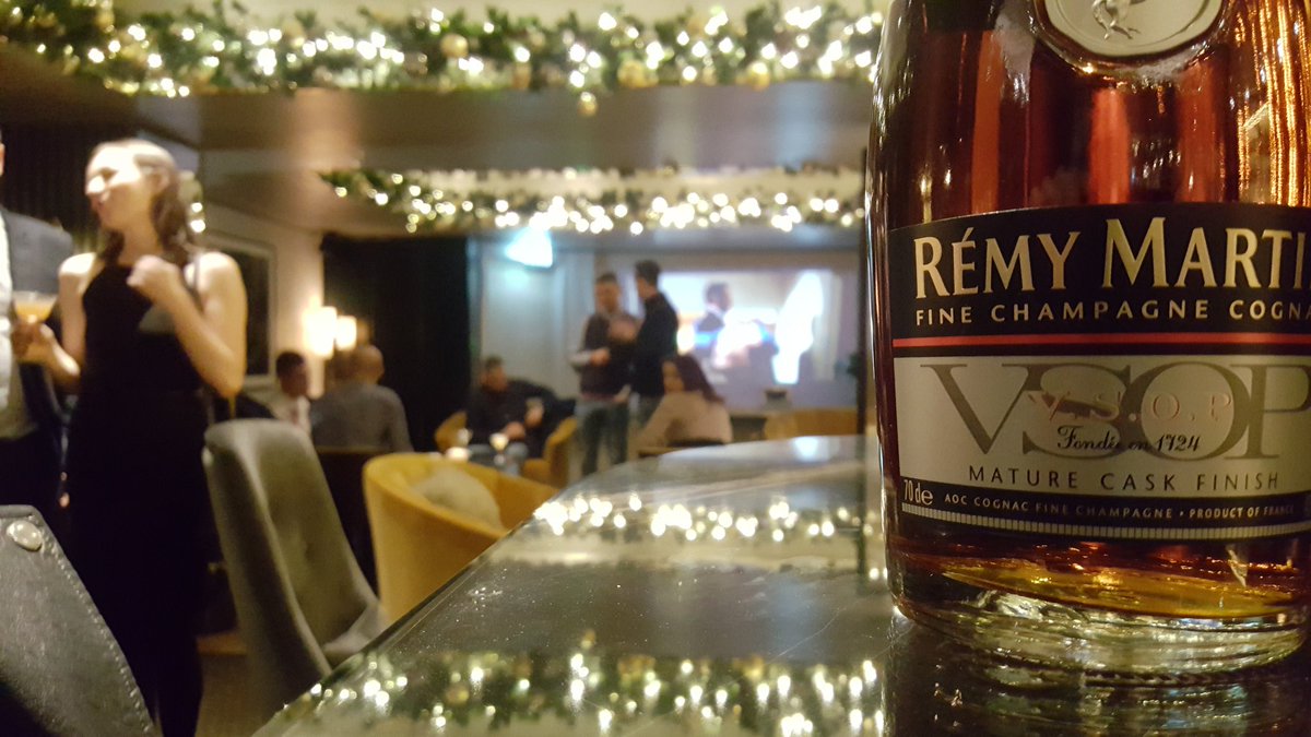 You all deserved a little drink #hospitality #mayfair thanks <a href="/RemyMartinUK/">Remy Martin UK</a> for arranging this.. <a href="/Galvin_brothers/">Galvin Restaurants</a> <a href="/GalvinAthenaeum/">GalvinAtTheAthenaeum</a>