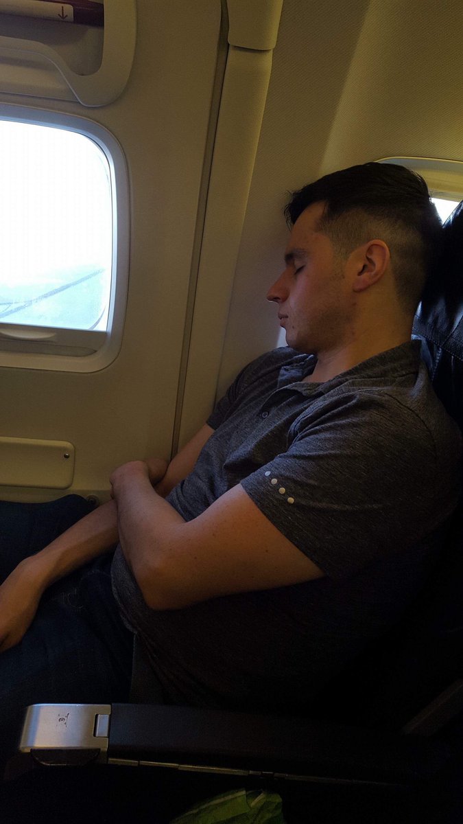 Sototesvegan's tweet photo. Roy is definitely not 💤 on the job tonight! He will be presenting our #show, live from #manchester and filling our listeners in on his recent adventures in #berlin. Tune in at 9:05pm UK time, only on Fab Radio International. ✌🏻💚✈️ https://t.co/Zgb5CGnadX