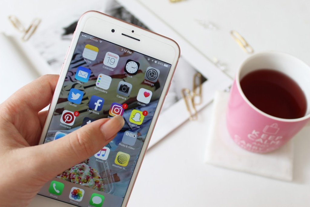 LOOKLIVELUXE's tweet photo. If You’re Doing It For The ‘Gram, Do It Right: New Instagram Features https://t.co/8yYqHoIwrw https://t.co/xXgpwthoV2
