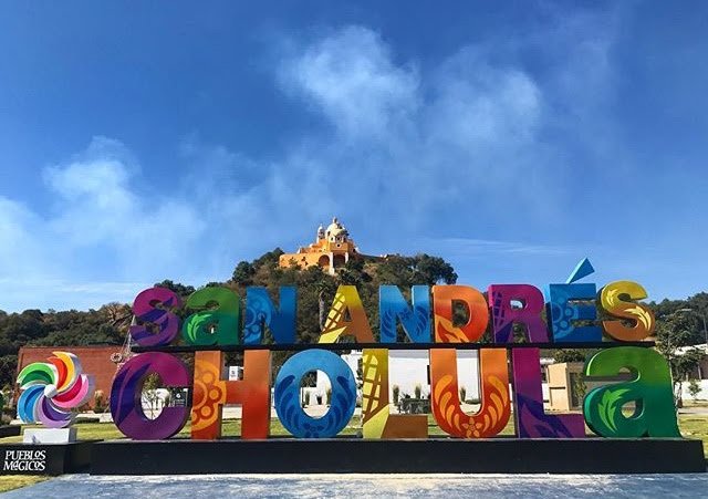 milugaresmx's tweet photo. #Cholula es la ciudad más antigua continuamente habitada del continente americano. 
¡Visita #Cholula y quedarás 😍 enamorado! #MiLugarEs #PuebloMágico #VisitPuebla https://t.co/oqSCVKGGe7