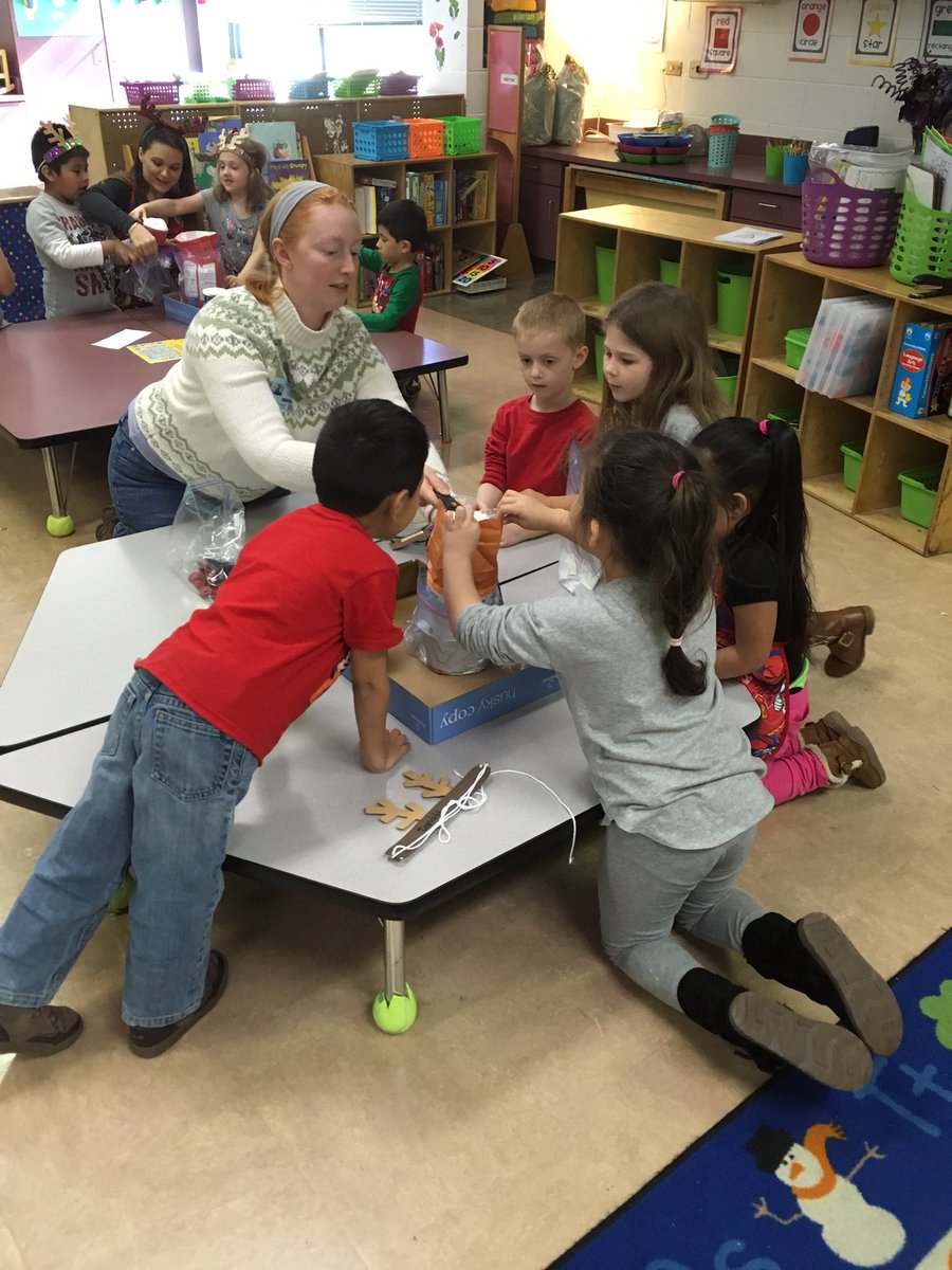 ms_gareau's tweet photo. Making bread just like the Little Red Hen! 🍞 #whowillhelpmebakethisbread @Wildflowers_NHE @NHVoyagers #nhetweets https://t.co/hRNyrCBFI6