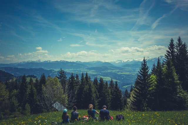 AbroadNetwork's tweet photo. We're a fan of unconventional holidays and spending them with fellow wanderers we call family. Join our community and experience the world. https://t.co/EKMVt4U4sS https://t.co/UF2vUSYpF4