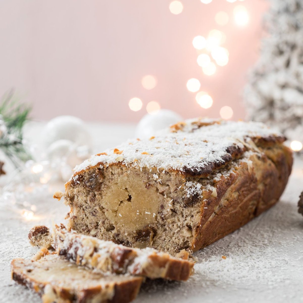 ☄KERSTTOPPER☄ voor wie ga jij deze verrukkelijke #kerststol maken? Recept op foodsisters.nl