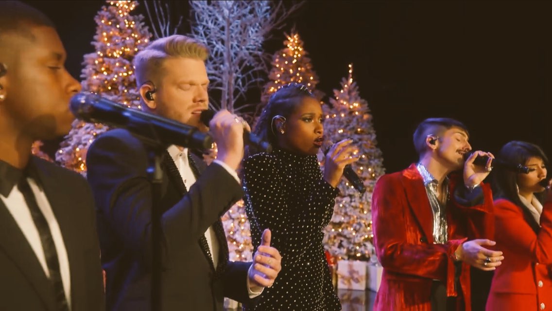 notsobasic_kat's tweet image. Favourite has to be How Great Thou Art with Jennifer Hudson 😍😍because you all look like you are having so much fun and it sounds amazing. Whenever I hear it I always get chills #APentatonixChristmasDLX