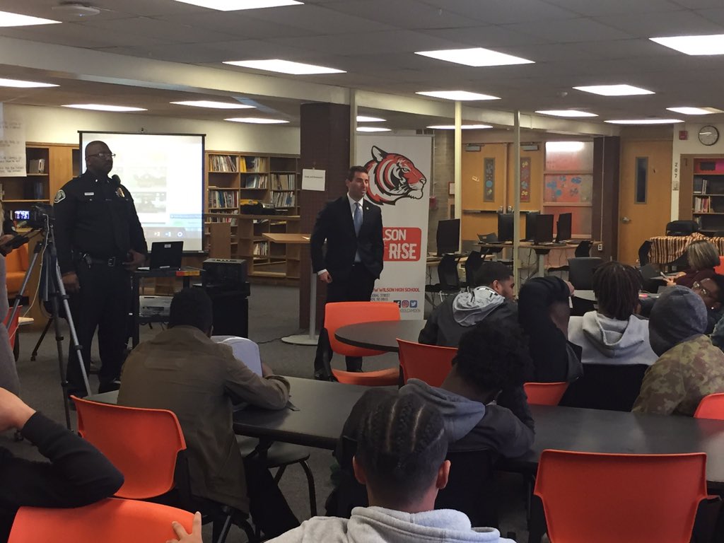 CamdenCountyPD's tweet image. Lt. Zsakhiem James and NJ Division of Criminal Justice Director Elie Honig talk with students at Woodrow Wilson H.S. this afternoon about safety and citizens' rights during a traffic stop. More info at safestopnj.com #SafeStopNJ @NewJerseyAG