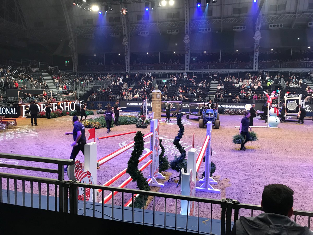 VixHutchins's tweet image. Could. Be any closer to this jump ? 🙈 #olympiascreen