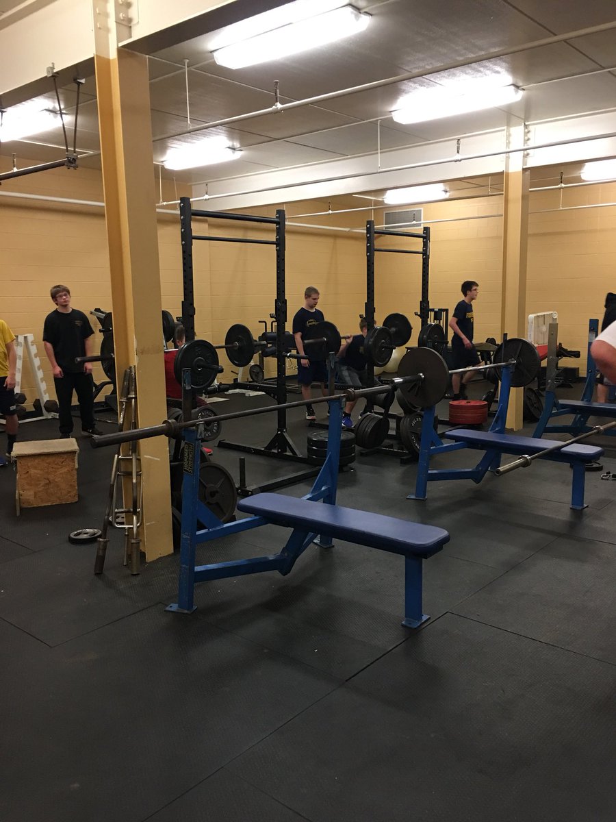 CoachRobinsonWV's tweet photo. .@EASTBEESFTBALL Week 2 offseason: 13 perfect in attendance last week. Let’s improve this week #BeesSwarm @coacheddy https://t.co/oiftmj8oms