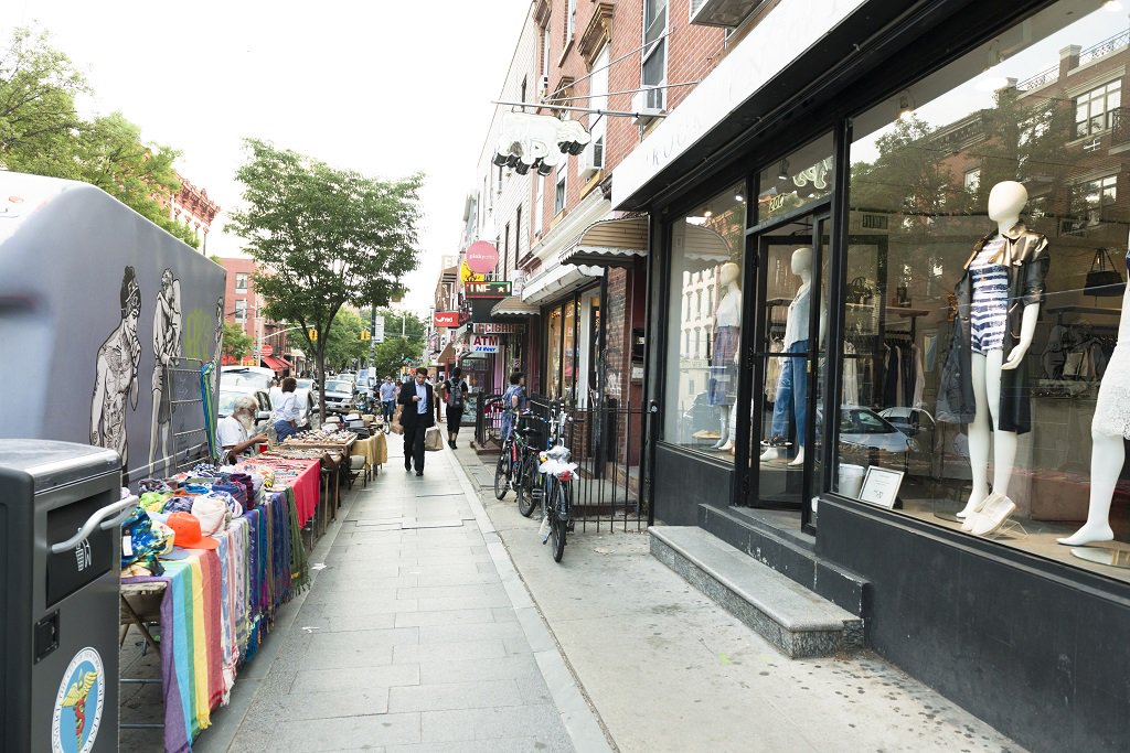 Colliers's tweet photo. The latest from National Director of Retail, @AnjeeSolankiCRE on the revival of downtown Brooklyn's shopping scene #ColliersMarkets #ColliersExpertise #NYC #ColliersRetail
https://t.co/cnKuJulrOs https://t.co/MFmK8ZT92z