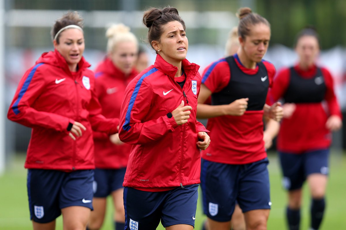 #LIONESSES 🦁

Every Royal from U15s-Seniors to be called up to <a href="/England/">England</a> during 2017!

Mary Earps
Jade Moore
Jo Potter
Fara Williams
Molly Bartrip
Georgina Eden-Hasler
Emma Harries
Tilly Harwood
Sophie Quirk
Emily Wallace
Sophie Baigent
Bethan Roberts
Annalise Scott-Green

🔵⚪️