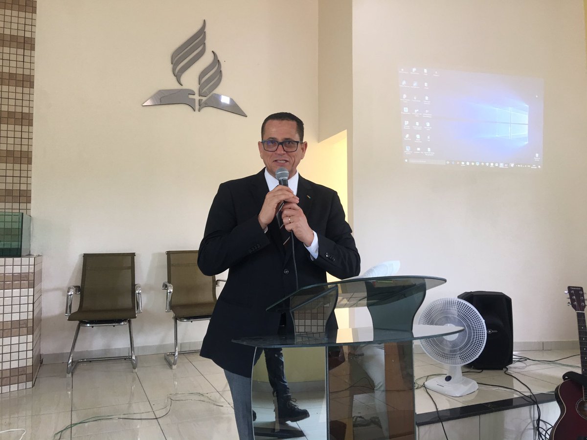 WiglifeSaraiva's tweet photo. Igreja que navega inaugura mais uma igreja no Amazonas. Manicoré, comunidade democracia.
Uma benção! Parabéns. #AAmaR #UNoB https://t.co/djYk0jhssp