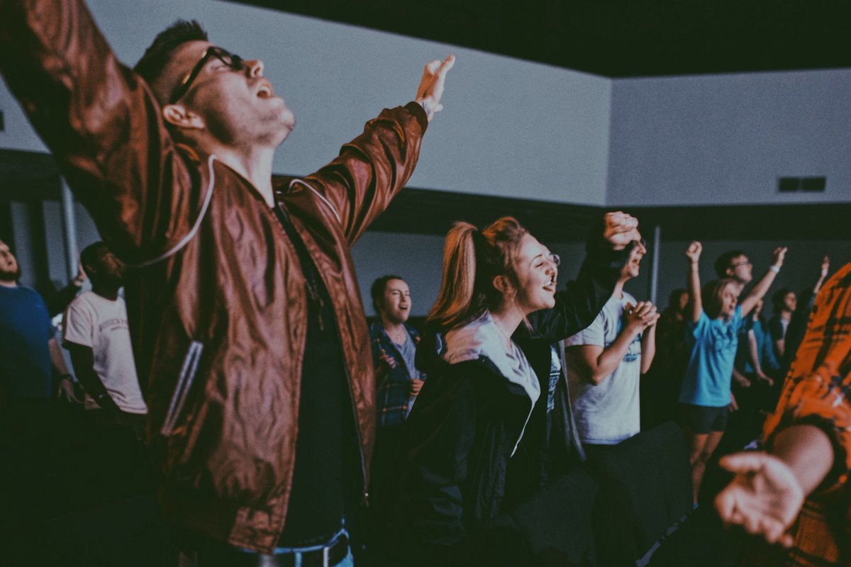 318LIVE's tweet photo. Our very last service is LIVE NOW! It’s going to be really special. We have a stacked worship team and Brandon Mitchell on the mic. 

https://t.co/nXc40vANHt https://t.co/tmTTE8RlcJ