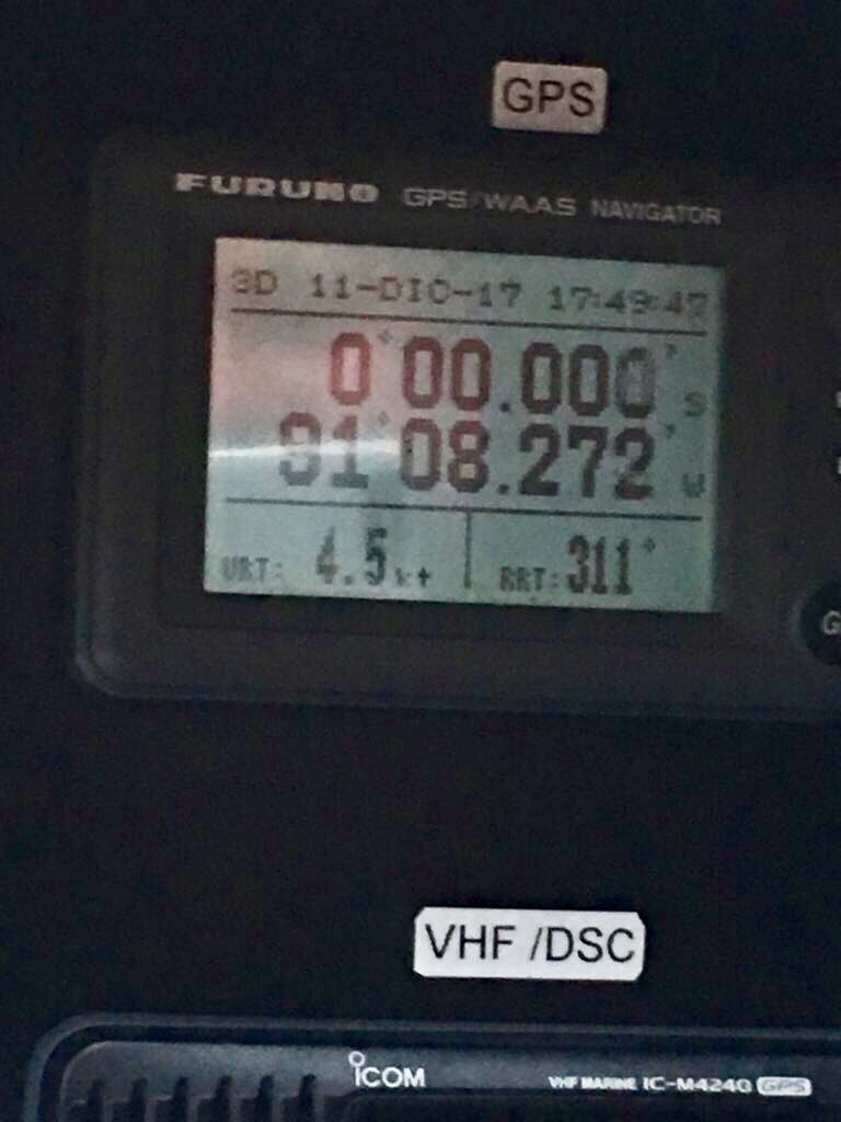 RuthSchmierer's tweet photo. This is what the Equator looks like! Cruised over it twice near Isabela, Galapagos Islands, Ecuador #equatorcrossing https://t.co/vPcBcmsqdX